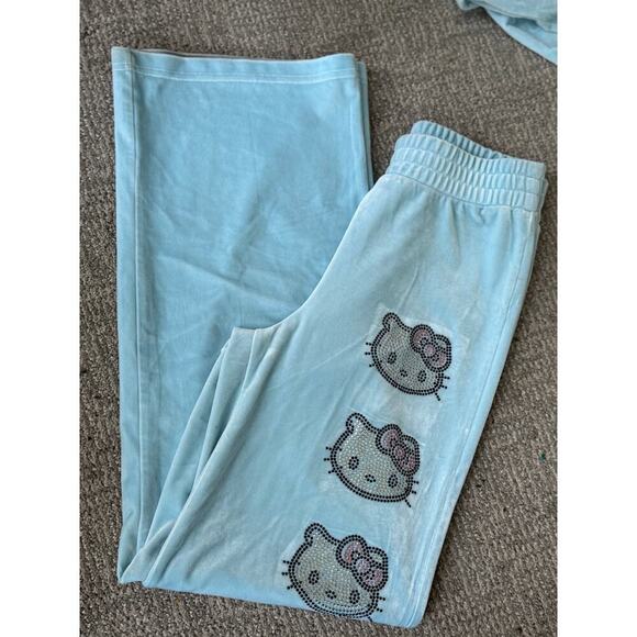 Hello Kitty x Forever 21 velveteen lounge set womens S - Picture 5 of 16